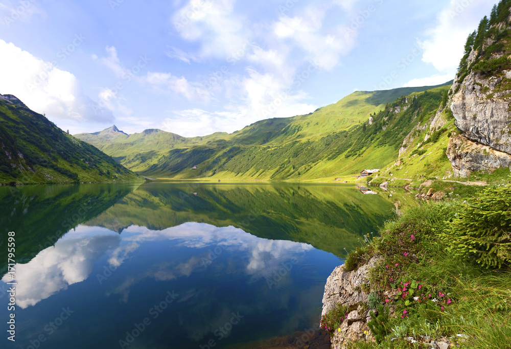 Obraz premium Herrliche Spiegelung im Tappenkarsee