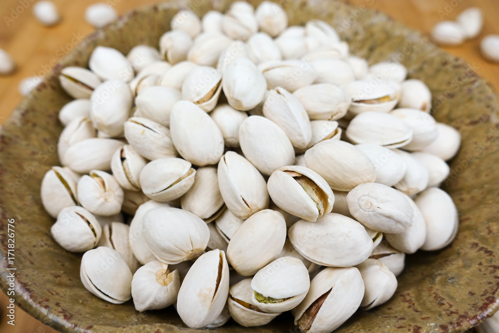 Bowl with pistachios Bowl with pistachios