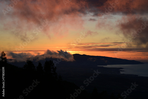 Sundown at the island of azores © fmb