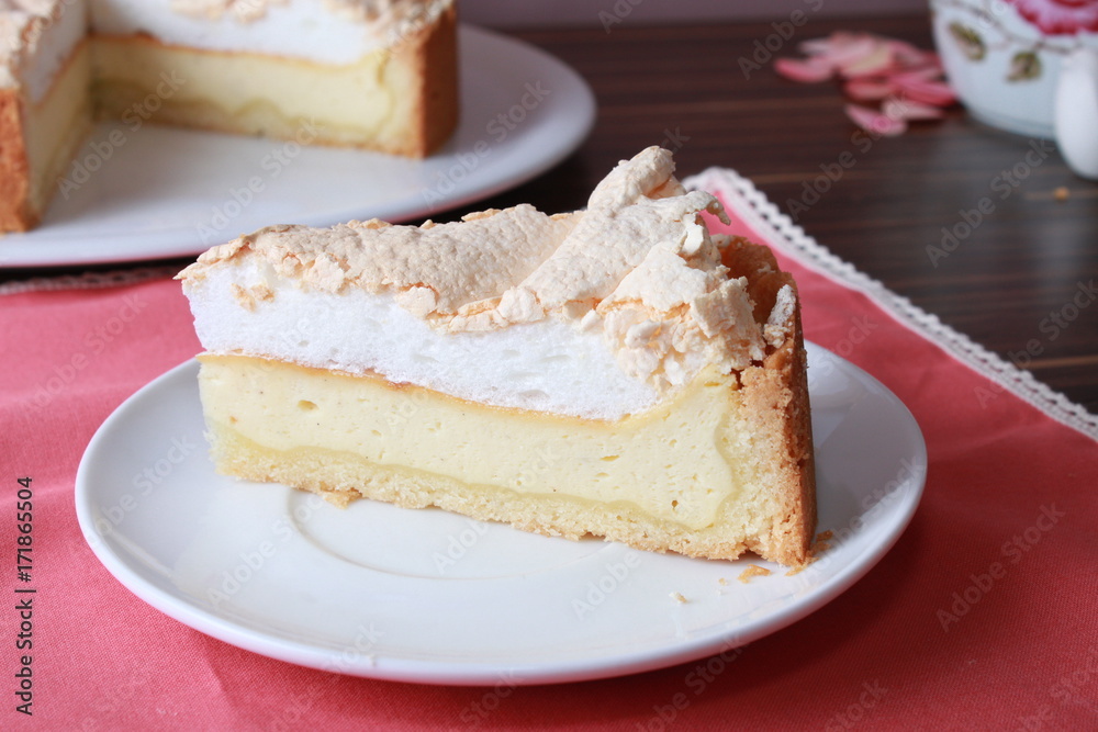 Käsekuchen mit Baiserhaube Käsekuchen mit Baiserhaube