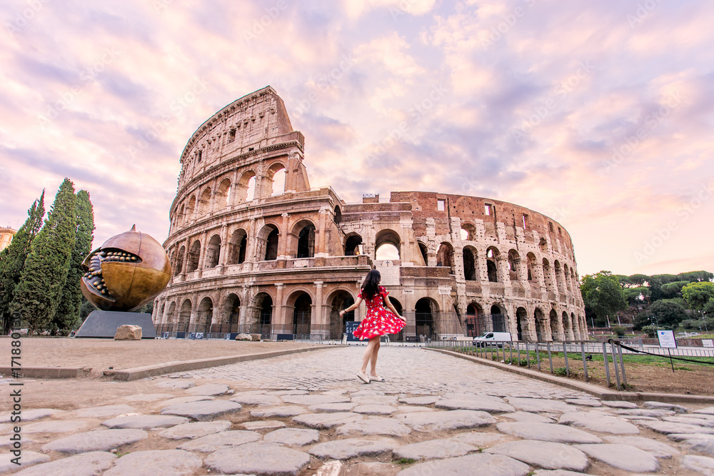 Fototapeta premium Kultowe Koloseum w Rzymie we Włoszech