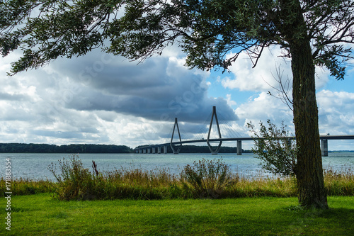 Blick auf eine Brücke in Dänemark © Rico Ködder