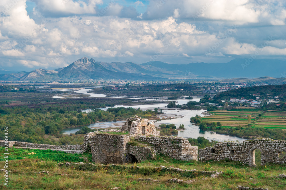 Obraz premium Rozafa Castle and views