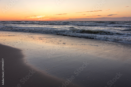 Fototapeta Naklejka Na Ścianę i Meble -  Ocean Sunrise Waves