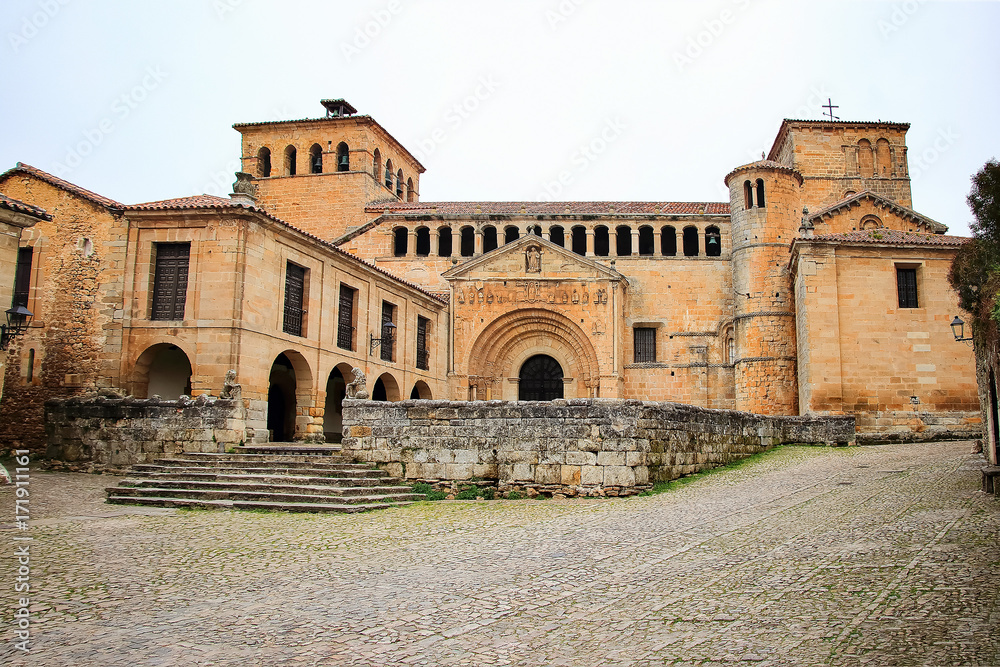 Santillana del Mar Collegiate Church, the Romanesque heart of Santillana del Mar. The church has its origins in a monastery dating from 870. Tradition has it that it was home to the relics of Santa Ju