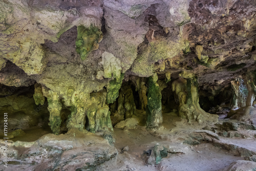 Fototapeta premium Stalactites and stalagmites in Phra Nang cave near Railay beach