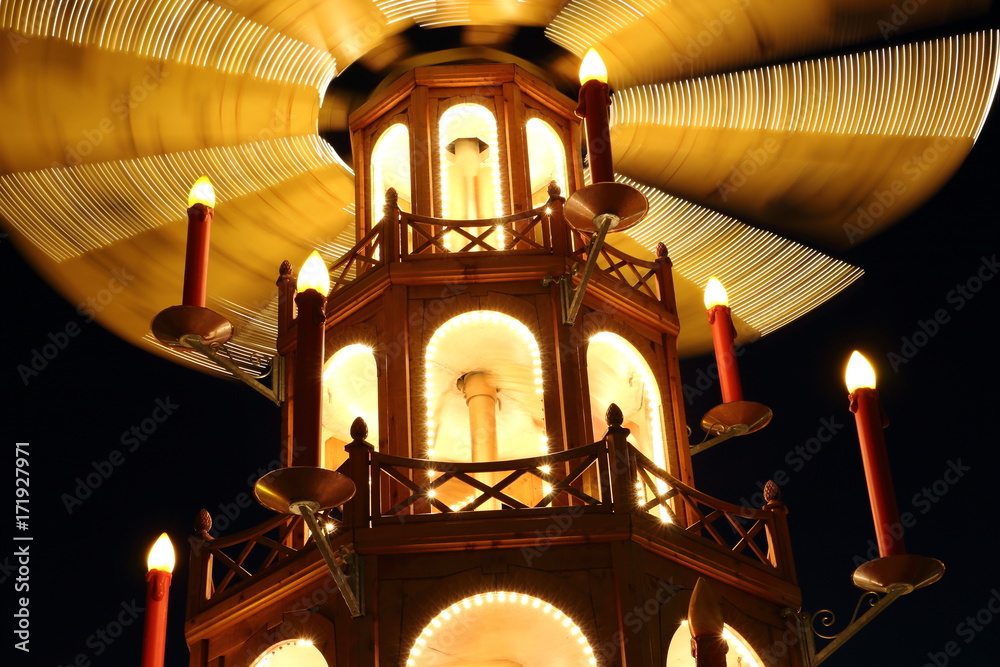 Fototapeta premium Weihnachtspyramide Augsburg