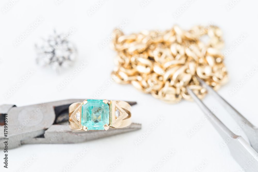 Reparation and restoration of jewelry Reparation and restoration of jewelry