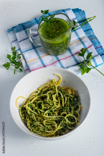 makaron z pesto photo