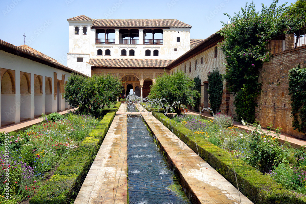 Fototapeta Gardens in Alhambra complex