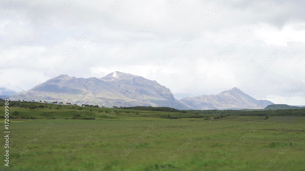 Landschaft in Islands Süd-Westen - Golden Circle: Geysir Strokkur - Pingvellir
Landschaft in Islands Süd-Westen - Golden Circle: Geysir Strokkur - Pingvellir