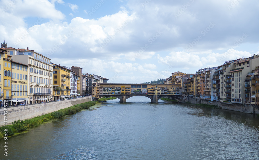 River Arno and Vecchio Bridge in Florence (Ponte Vecchio)