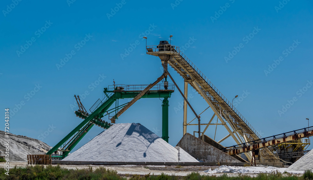 Aigues-Mortes, les salins. Aigues-Mortes, les salins.