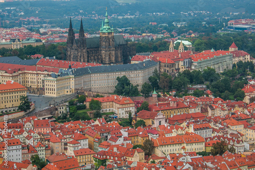 Veduta aerea del castello e della cattedrale gotica di San Vito a Praga