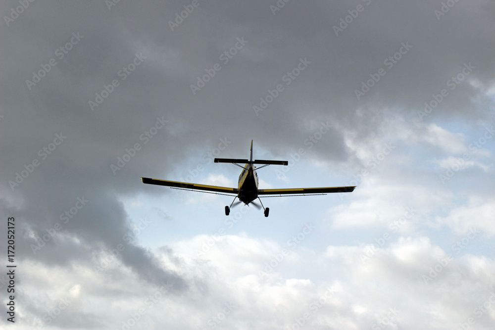 Avioneta en vuelo