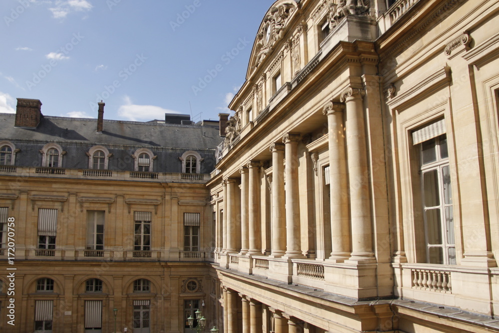 Obraz premium Palais Royale à Paris