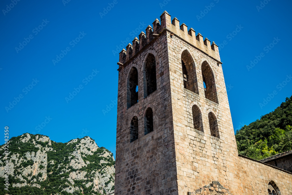 Le clocher de l'église Saint-Jacques de Villefranche de Conflent 