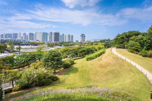 Canvas Print Seoul city and the park, city tower building in Seoul, South Korea