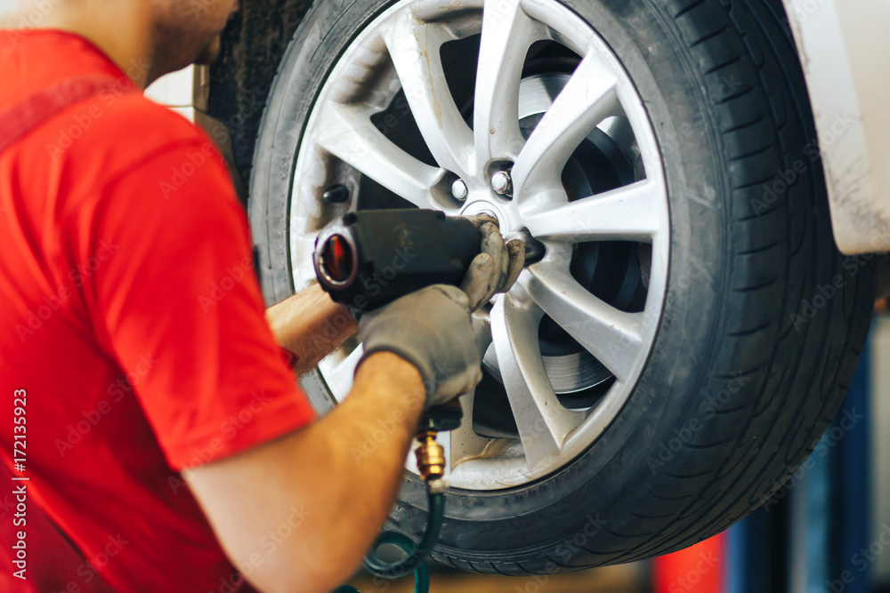 Installation and inspection of wheels on the car. Torsion of wheels Installation and inspection of wheels on the car. Torsion of wheels