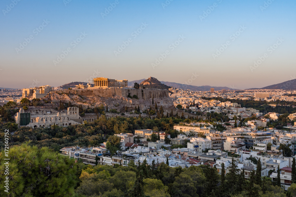 Vista panoramica sulla città di Atene e Acropoli alle prime luci del mattino, Grecia	