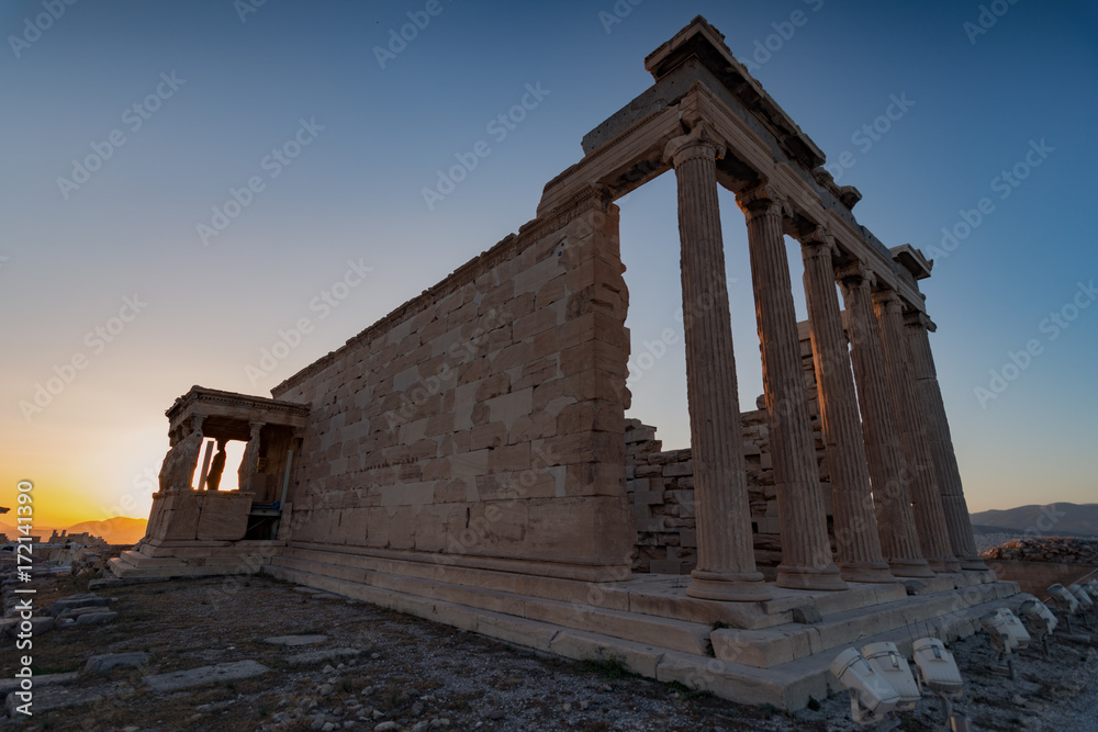 Il tempio dell'Eretteo al crepuscolo, Acropoli di Atene GR	