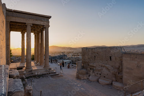 Vista del tempio dell'Eretteo al tramonto, Acropoli di Atene GR