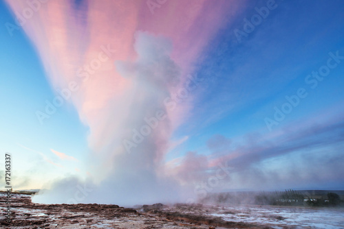 Obraz na plátně Strokkur geyser eruption in Iceland
