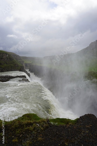 Landschaft in Islands Süd-Westen - Golden Circle: Wasserfall Gullfoss