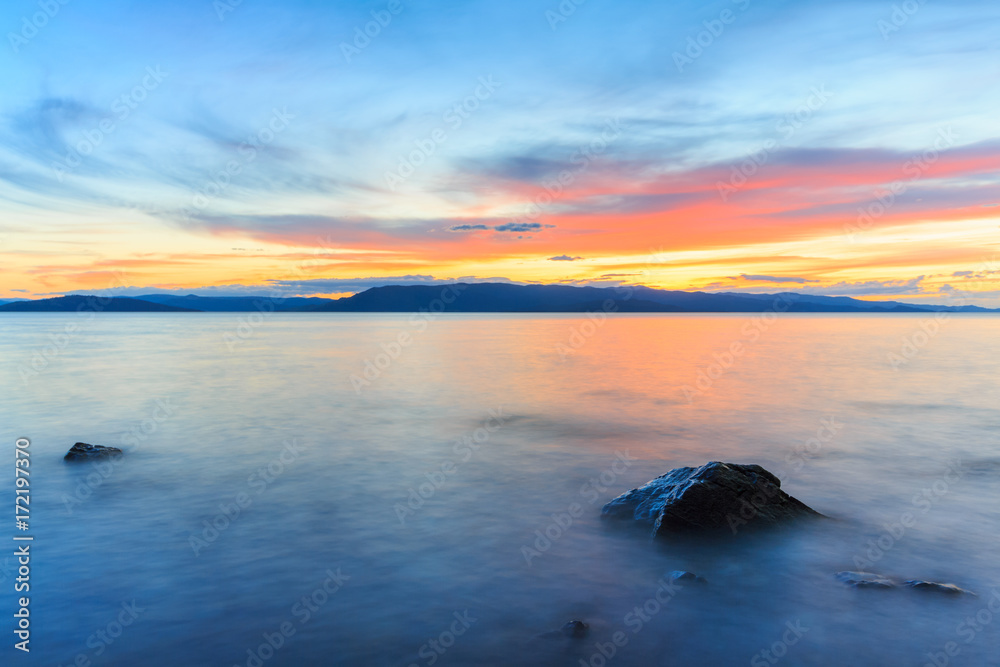 Obraz premium Summer Sunset Over Flathead Lake, Polson, Montana