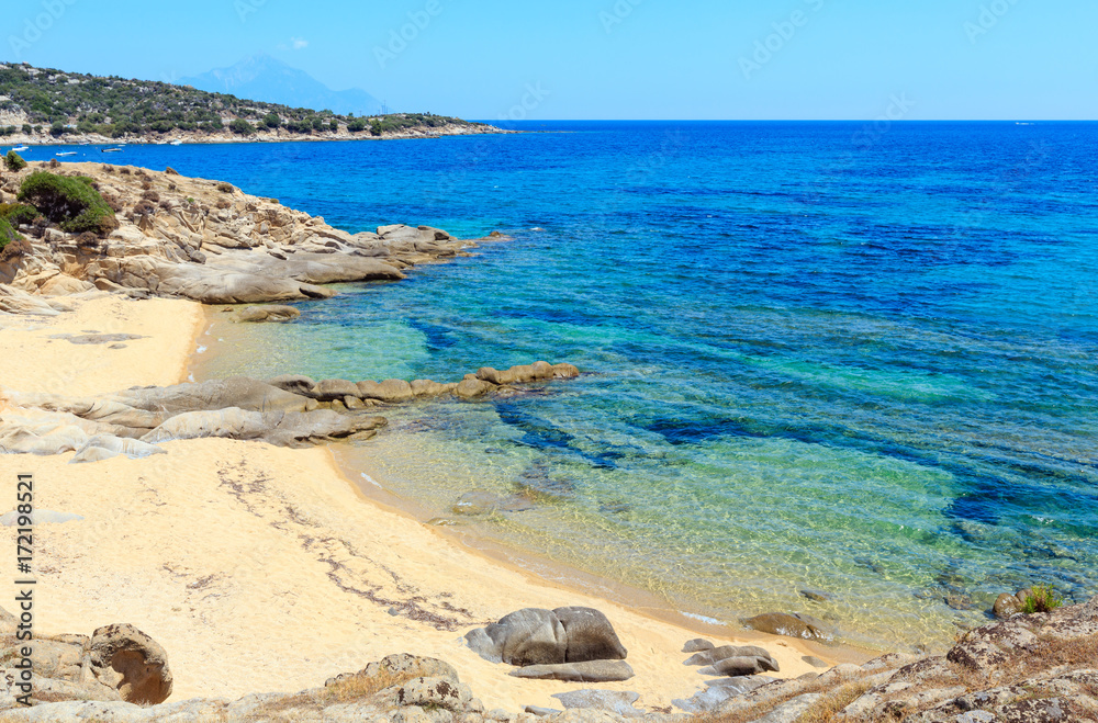 Obraz premium Summer sea coast (Halkidiki, Greece).