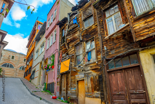 old quarter of Istanbul, traditional houses © Tortuga