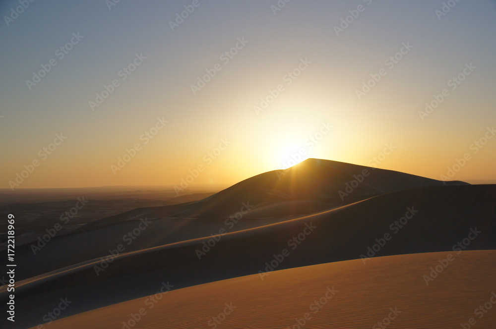 Sonnenuntergang in der Wüste Gobi