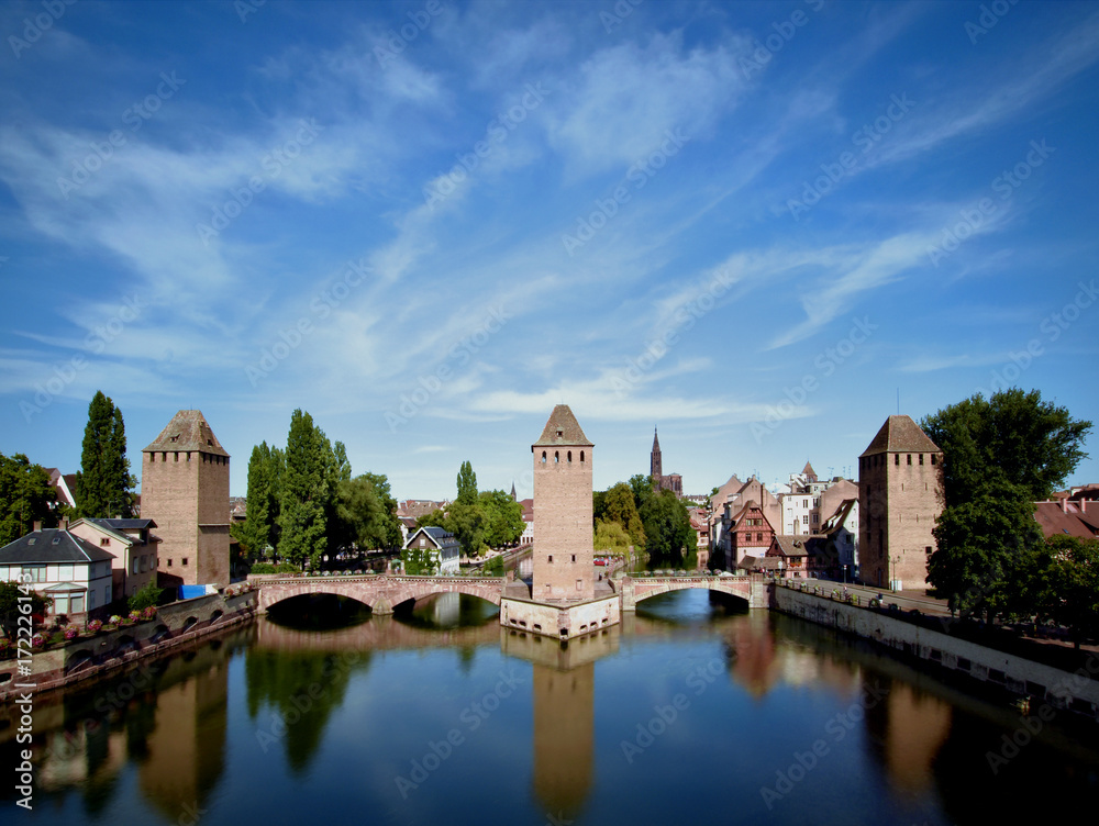 Straßburg, Elsaß, Frankreich, Europa / Strasbourg, Alsace: Petite France (Altstadt) und Ponts Couverts; Münster