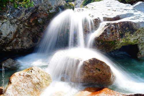 Fototapeta Naklejka Na Ścianę i Meble -  Wildbach Wasserfall