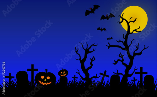 Cimitero nella notte di Halloween con zucche, lapidi, croci e pipistrelli 