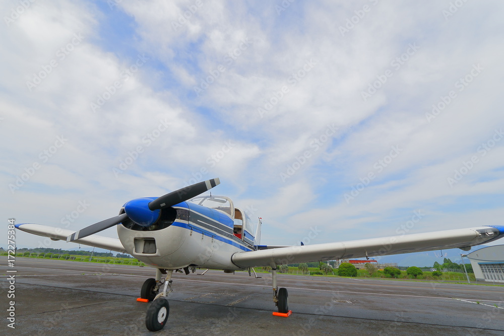 プロペラセスナ機 プロペラセスナ機