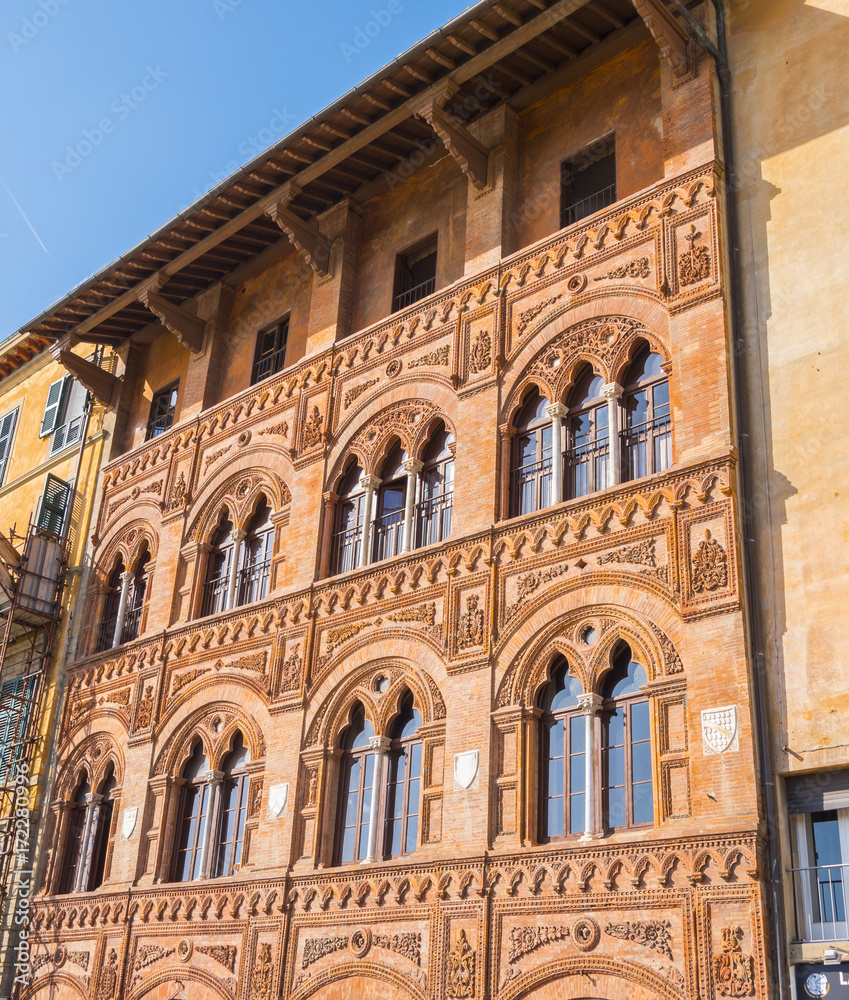 Amazing mansion in the city of Pisa - beautiful house facade