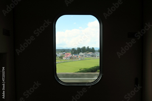 新幹線 デッキの窓
