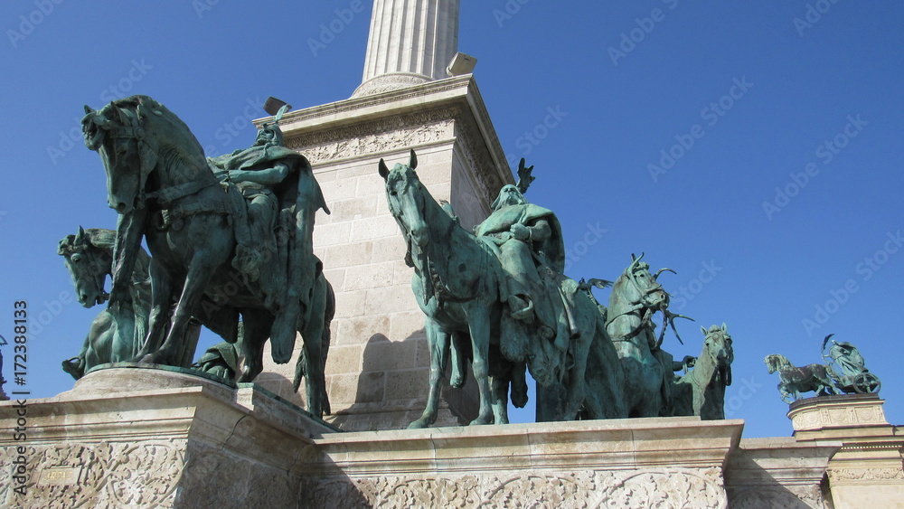 Hősök tere et monument du millénaire à Budapest