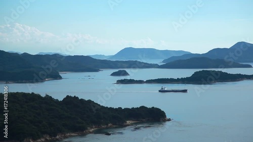 瀬戸内海を行く小型船舶