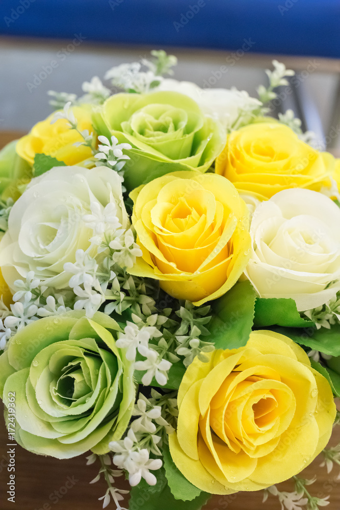 バラの花束 ウェディング ブーケ 白 グリーン イエロー Stock Photo Adobe Stock バラの花束 ウェディング ブーケ 白 グリーン イエロー Stock Photo Adobe Stock