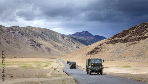 Fotografie Road through Changthang plateau