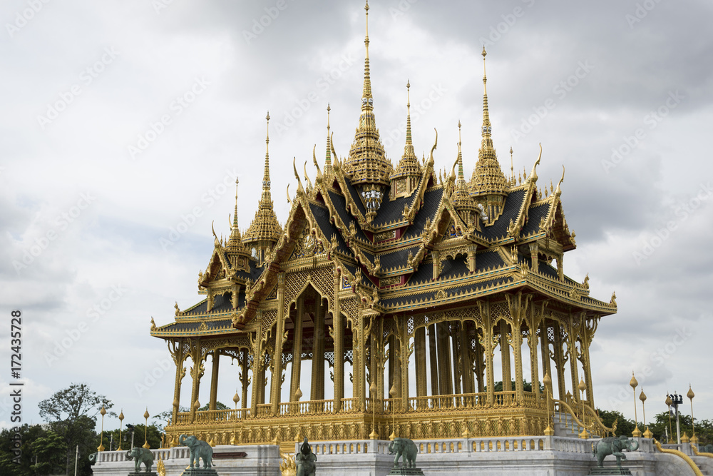 Fototapeta premium Borommangalanusarani Pavilion in Ananta Samakhom Throne Hall, Bangkok, Thailand