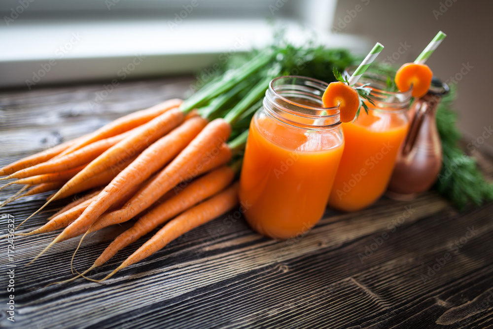 Fresh organic carrot juice Fresh organic carrot juice