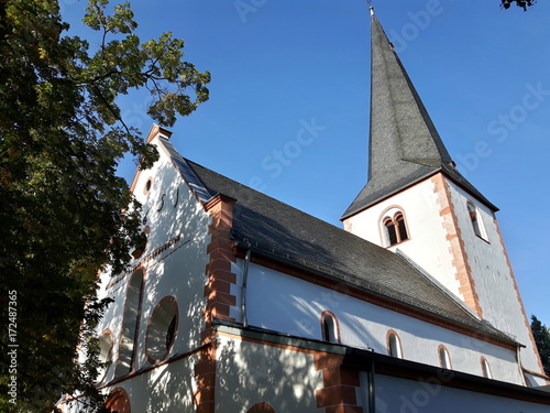 Kirche St. Laurentius in Bonn-Lessenich photo