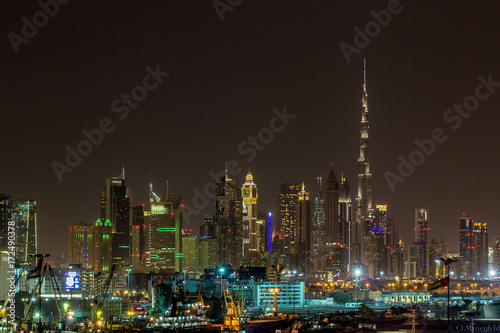 Dubai Skyline bei Nacht © Claudia