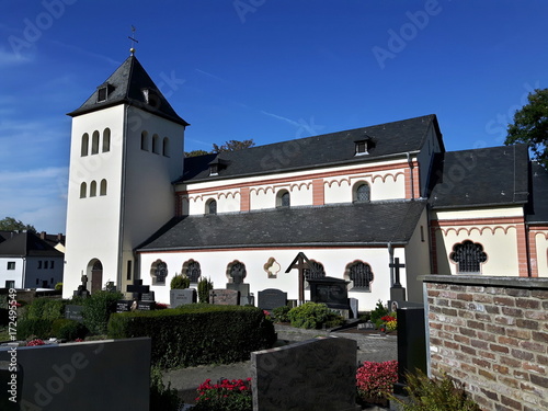 Kirche St. Peter in Bonn-Lengsdorf photo