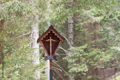 Cross. Popular religion in the woods. © Nicola Simeoni