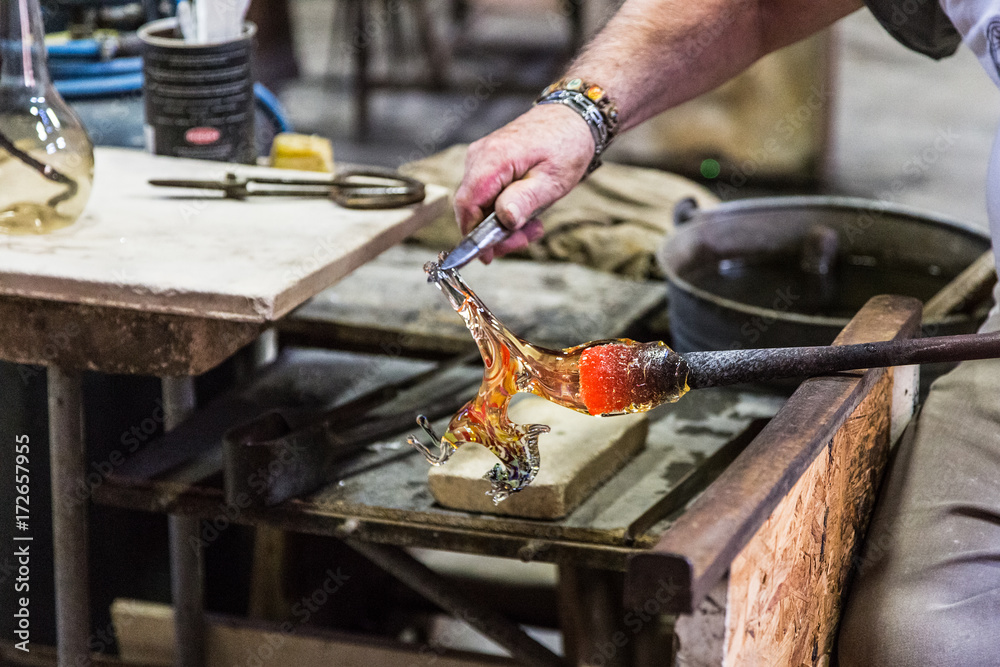 Making a glass horse. Murano glass. Making a glass horse. Murano glass.