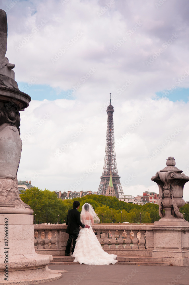 la tour Eiffel, Eiffel tower and wedding couple